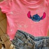fernandaramoskids com br Cropped Infantil Feminino Manga Curta Canelado Stich Rosa1