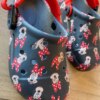 fernandaramoskids com br Babuche Infantil Feminino Estampado Preto e Vermelho1