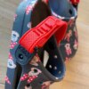fernandaramoskids com br Babuche Infantil Feminino Estampado Preto e Vermelho2