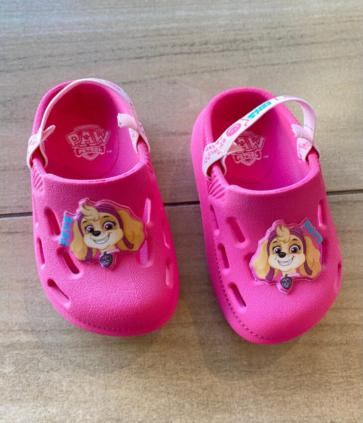 Babuche Infantil Feminino Pink com Bichinho Fernanda Ramos Kids