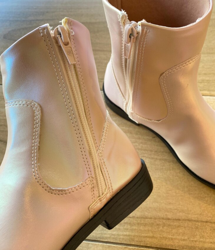 Bota Infantil Feminina Cano Curto com Estrelas Rosa Perolizado Fernanda Ramos Kids