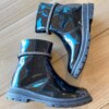 Bota Infantil Feminina Cano Curto Detalhe em Strass Verniz Preta Fernanda Ramos Kids