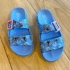 Chinelo Infantil Feminino Duas Tiras Estampado em Tons Azuis Fernanda Ramos Kids