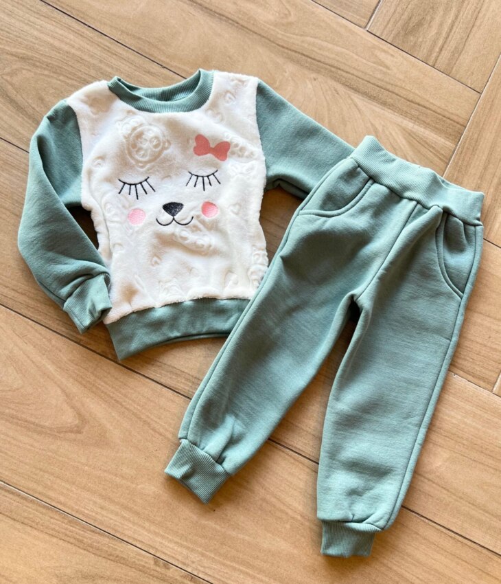Conjunto Infantil Feminino Moletom Blusa e Calça com Detalhes Verde Fernanda Ramos Kids