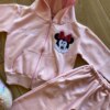 fernandaramoskids com br Conjunto Infantil Feminino Moletom Jaqueta com Bolso e Calça Rosa1