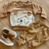 fernandaramoskids com br Conjunto Infantil Masculino Blusão Cachorrinho e Calça Jogger Bege1