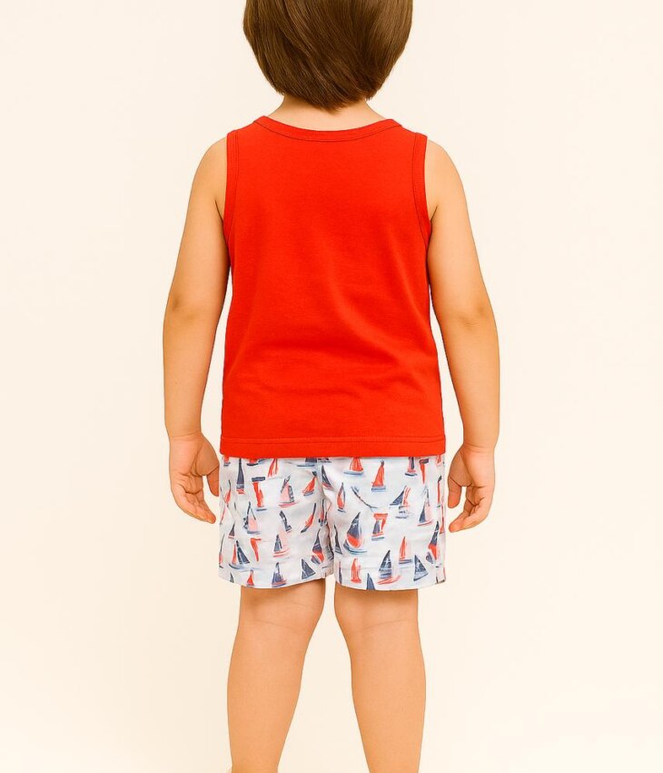 Conjunto Infantil Masculino Regata Coral e Bermuda Barquinho Fernanda Ramos Kids