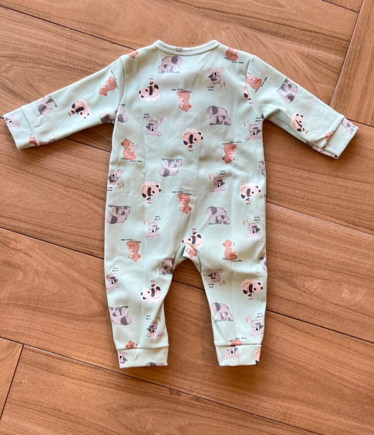 fernandaramoskids com br Macacão Infantil Masculino Estampado Little Love Verde Claro2