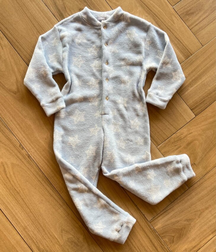 Pijama Macacão Infantil Masculino Peluciado Azul com Estrelas Fernanda Ramos Kids
