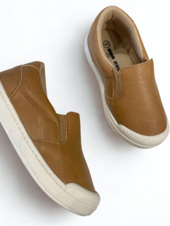 Tênis Infantil Masculino com Detalhes Caramelo Fernanda Ramos Kids