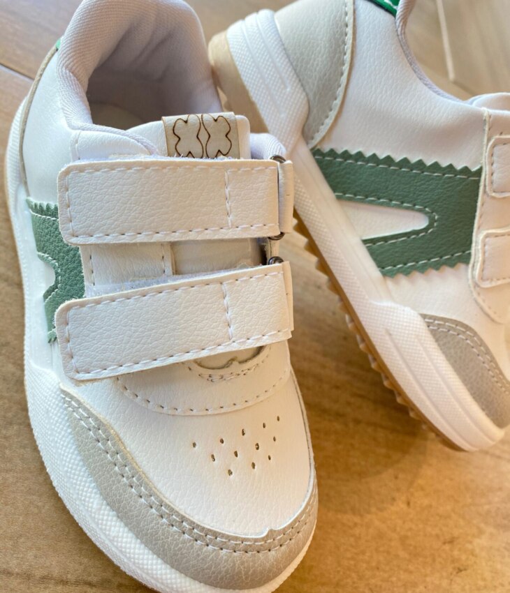 Tênis Infantil Masculino com Detalhes e Zíper Lateral Branco Fernanda Ramos KIds