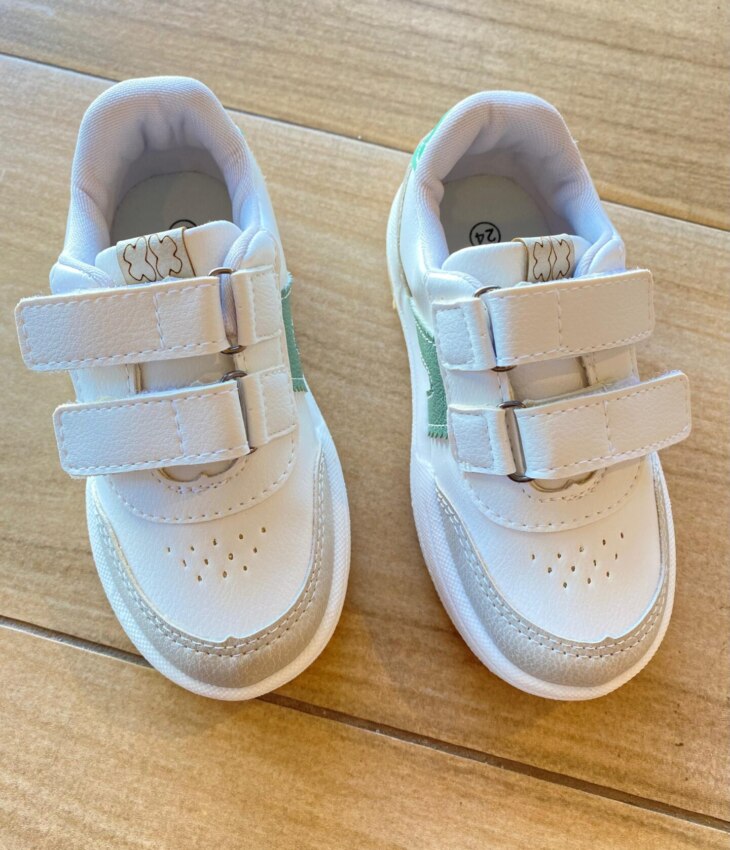 Tênis Infantil Masculino com Detalhes e Zíper Lateral Branco Fernanda Ramos KIds