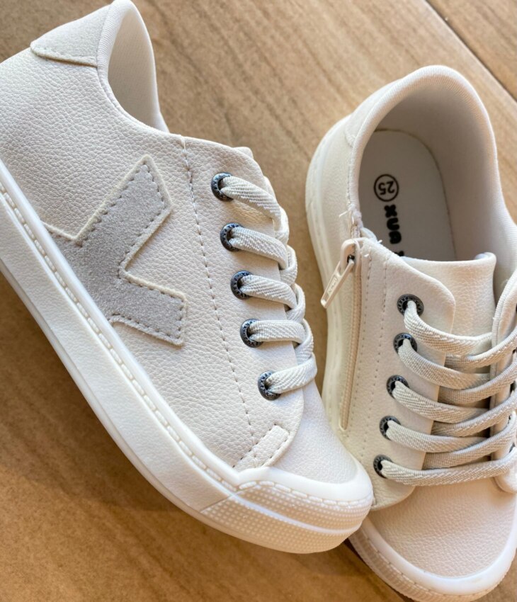 Tênis Infantil Masculino com Detalhes e Zíper Lateral Off White Fernanda Ramos Kids