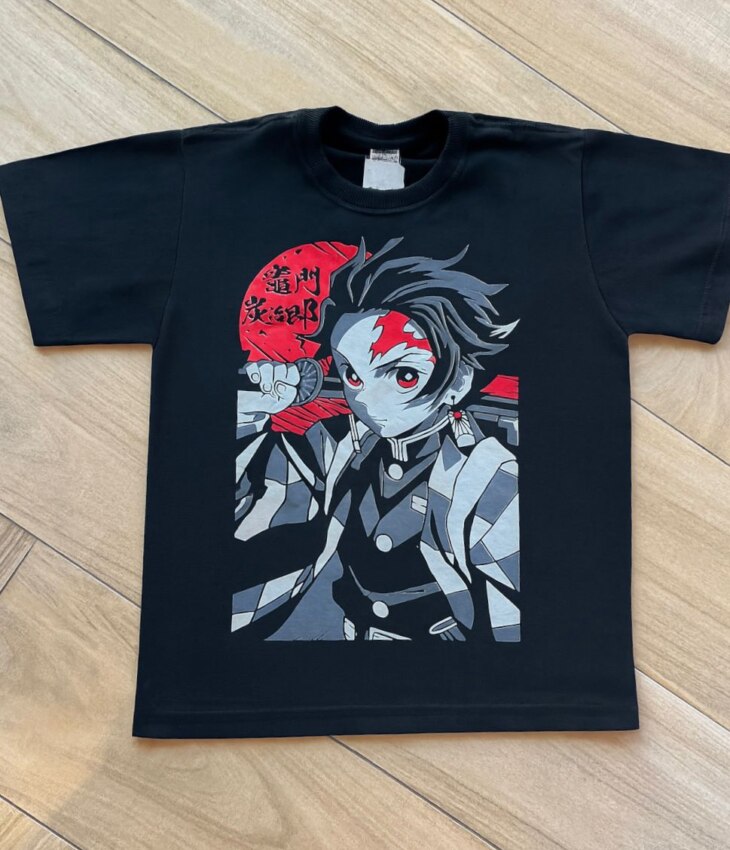 Camiseta Infantil Masculina Preta com Estampa Anime Fernanda Ramos Kids
