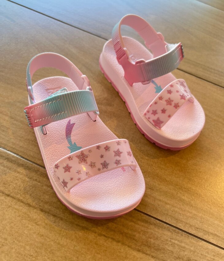 Sandália Infantil Feminina com Estrelinhas Brilhantes Rosa Fernanda Ramos Kids