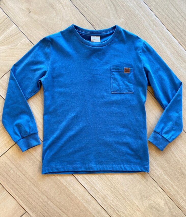 Camiseta Infantil Masculina Básica Manga Longa Azul com Bolso Fernanda Ramos Kids