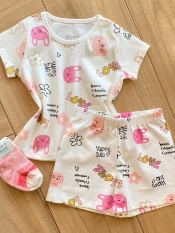 Pijama Infantil Feminino Blusa e Short Estampado Bichinhos