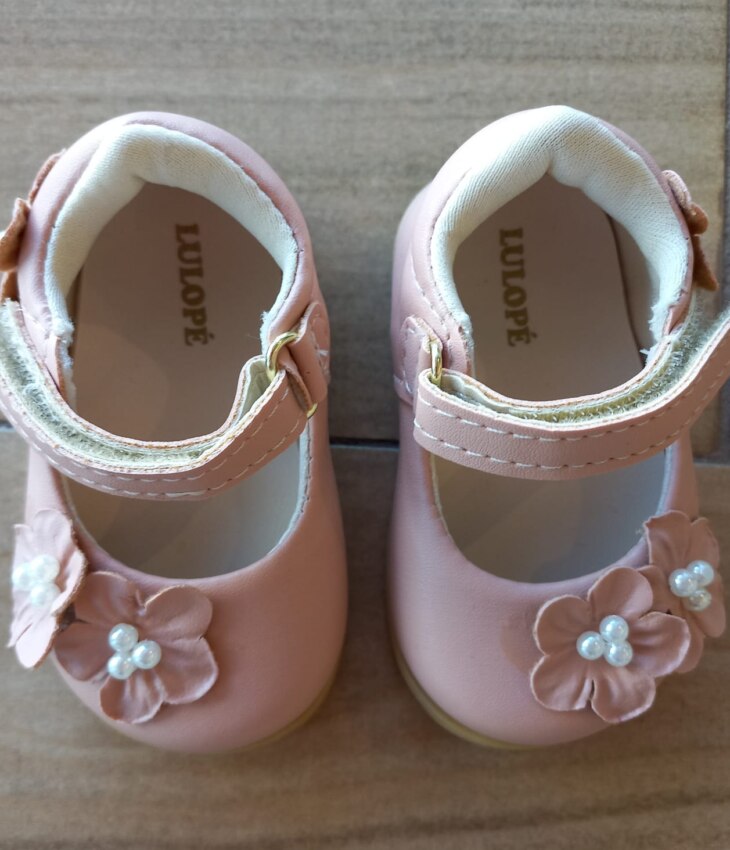 Sapatilha Infantil Feminina Nude com Detalhes Florzinha Fernanda Ramos Kids