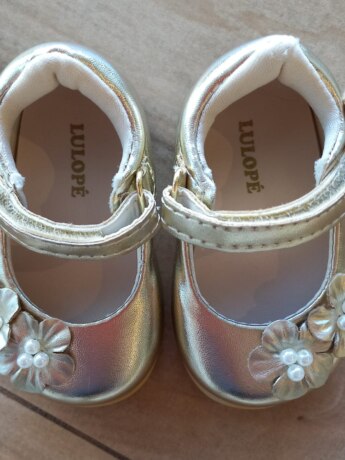Sapatilha Infantil Feminina Ouro Light com Florzinhas Fernanda Ramos Kids