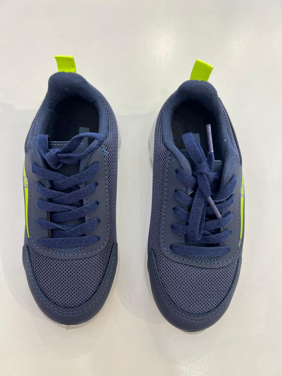 Tênis Infantil Masculino Azul com Detalhes Neon da Fernanda Ramos Kids