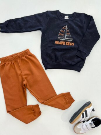 Conjunto Infantil Masculino Blusão Preto Barquinho e Calça Jogger Caramelo Fernanda Ramos Kids