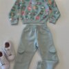 Conjunto Infantil Feminino Blusão Estampado e Calça Jogger Verde Água da Fernanda Ramos Kids