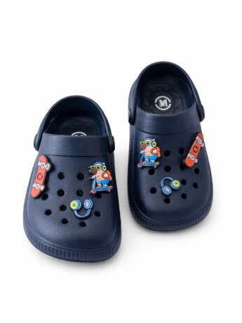 Babuche Infantil Masculino com Pins Skate Azul Marinho Fernanda Ramos Kids
