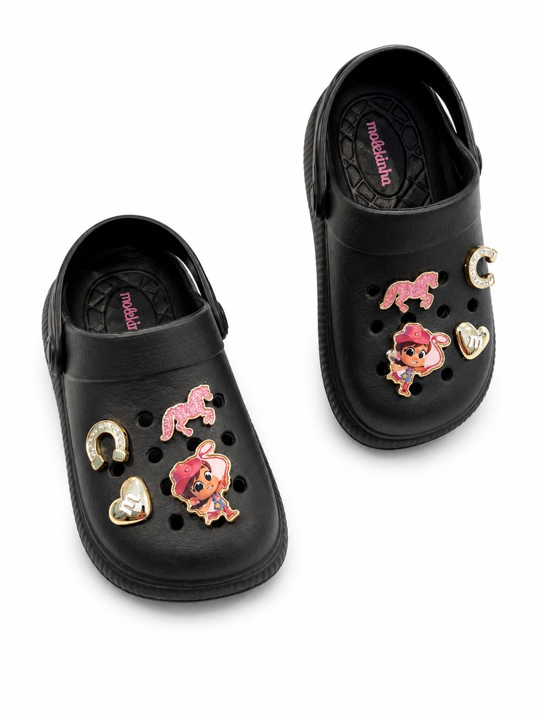 Babuche Infantil Feminino Preto com Pins de Ferradura e Cavalo Fernanda Ramos Kids