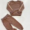 Conjunto Infantil Masculino Blusão com Faixa Lateral e Calça Marrom Fernanda Ramos Kids