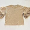 Blusa Cropped Infantil Feminino Manga com Flores Bege Fernanda Ramos Kids
