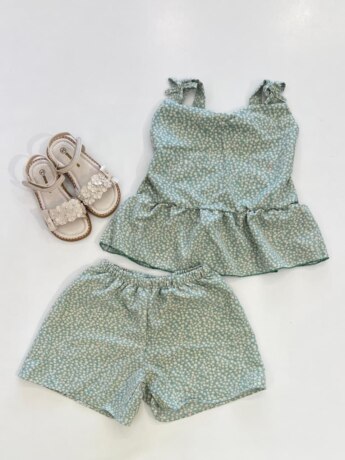 Conjunto Infantil Feminino Blusa Bata Florida e Short Verde Fernanda Ramos Kids